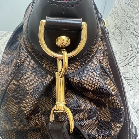 Gorgeous Authentic Louis Vuitton Trevi PM - Picture 9 of 17